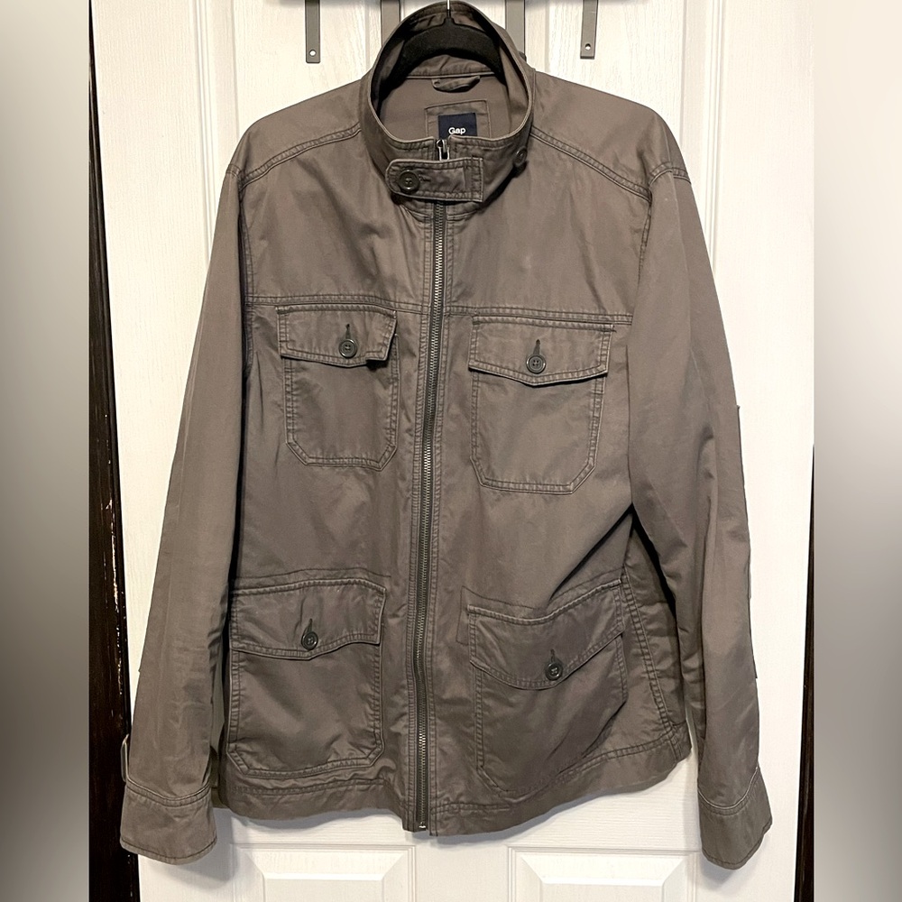 Grey Mens GAP zip up cotton jacket.
